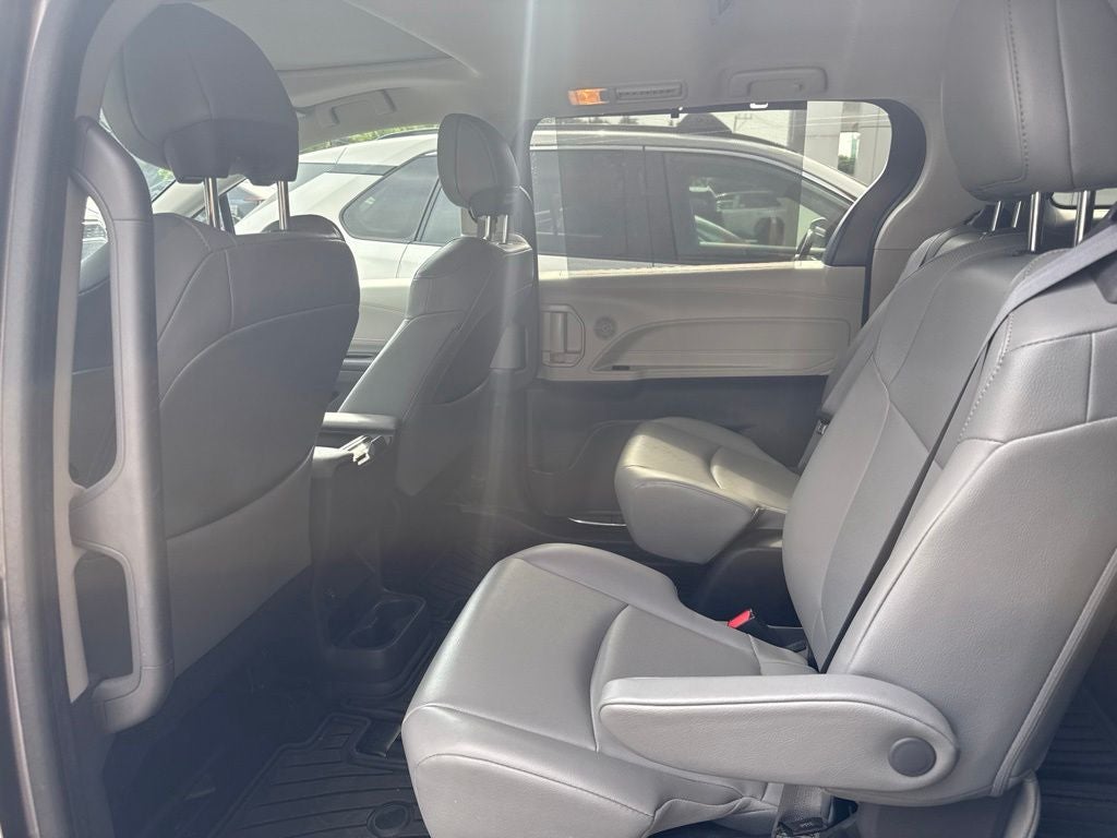 2022 Toyota Sienna XLE 7 Passenger