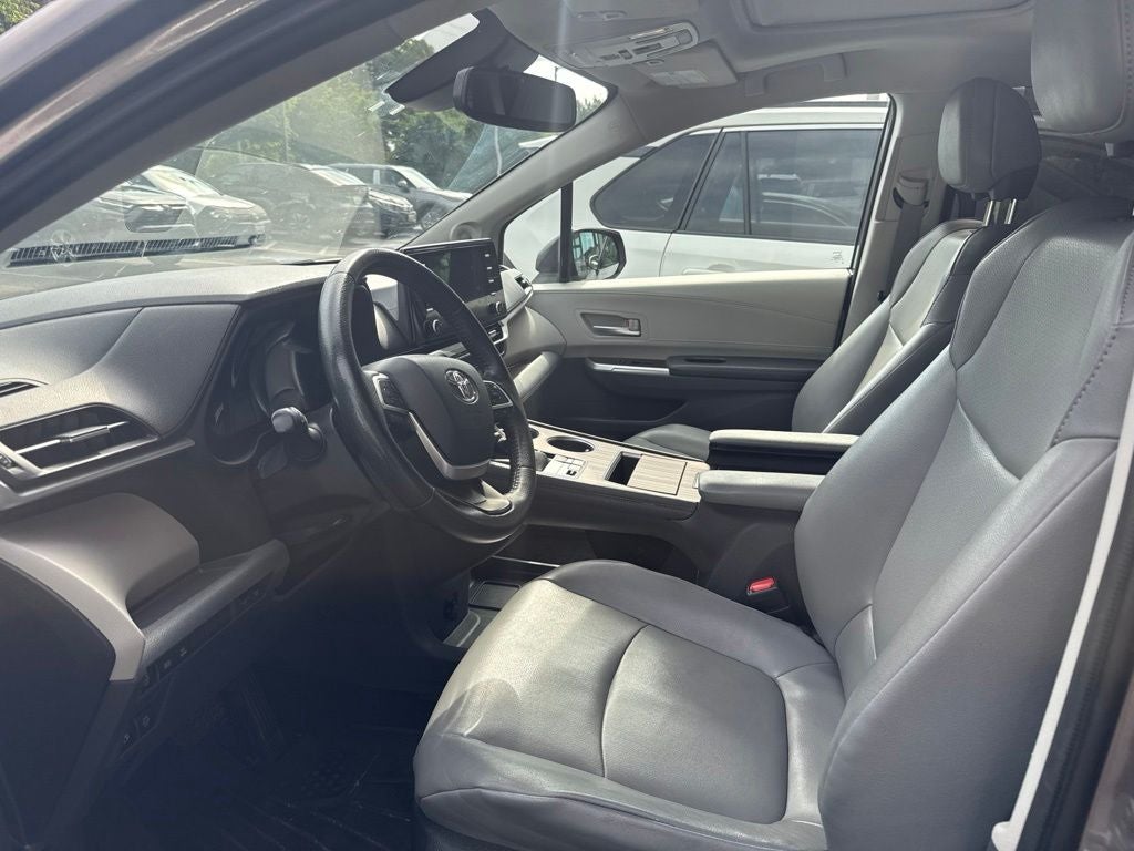 2022 Toyota Sienna XLE 7 Passenger