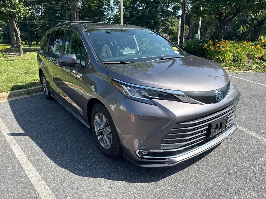2021 Toyota Sienna XLE 7 Passenger