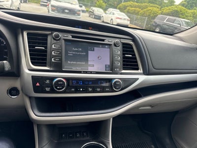 2018 Toyota Highlander XLE Super Clean!