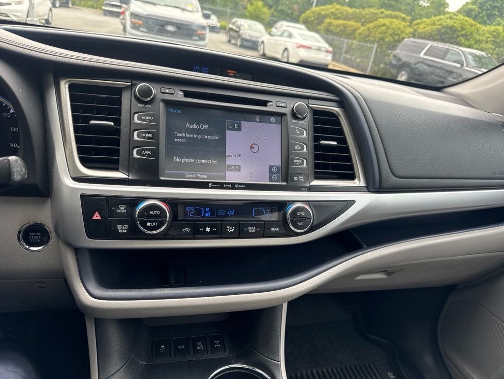 2018 Toyota Highlander XLE Super Clean!