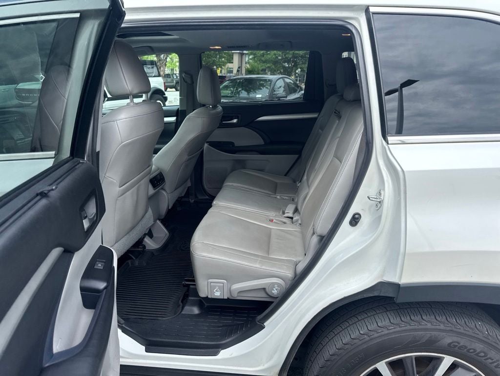 2018 Toyota Highlander XLE Super Clean!