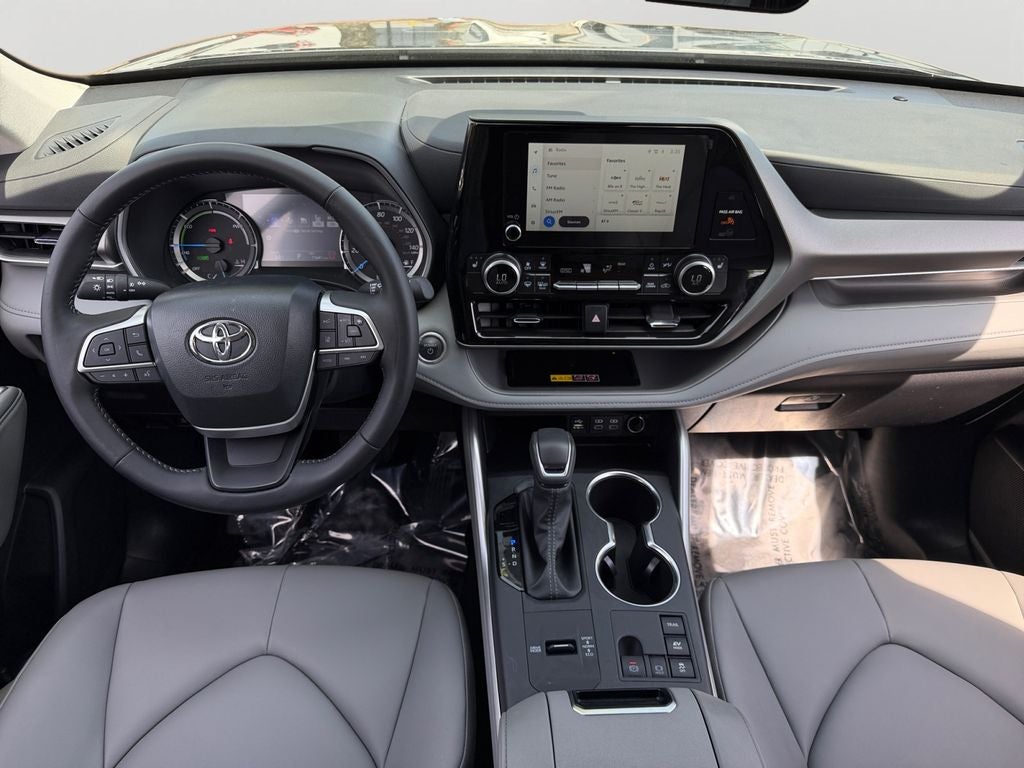 2025 Toyota Highlander Hybrid XLE
