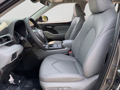 2025 Toyota Highlander Hybrid XLE