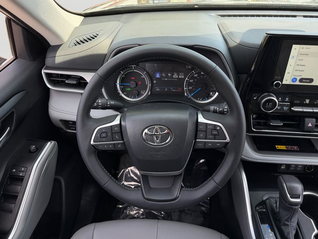 2025 Toyota Highlander Hybrid XLE