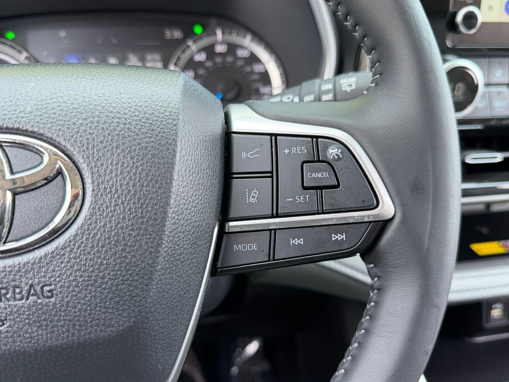2025 Toyota Highlander Hybrid XLE