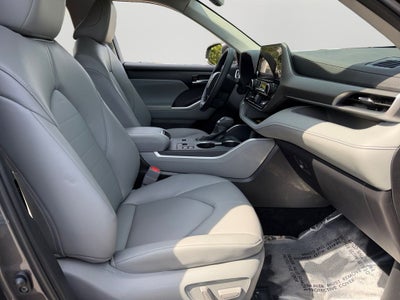 2025 Toyota Highlander Hybrid XLE