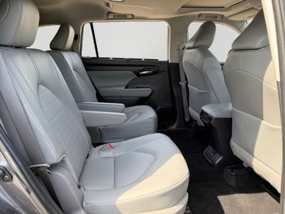 2025 Toyota Highlander Hybrid XLE