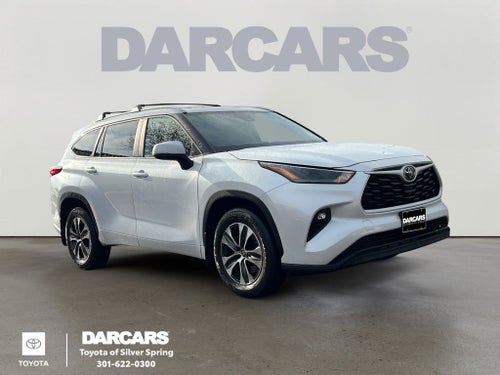 2023 Toyota Highlander XLE Clean SUV!