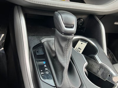 2023 Toyota Highlander XLE Clean SUV!