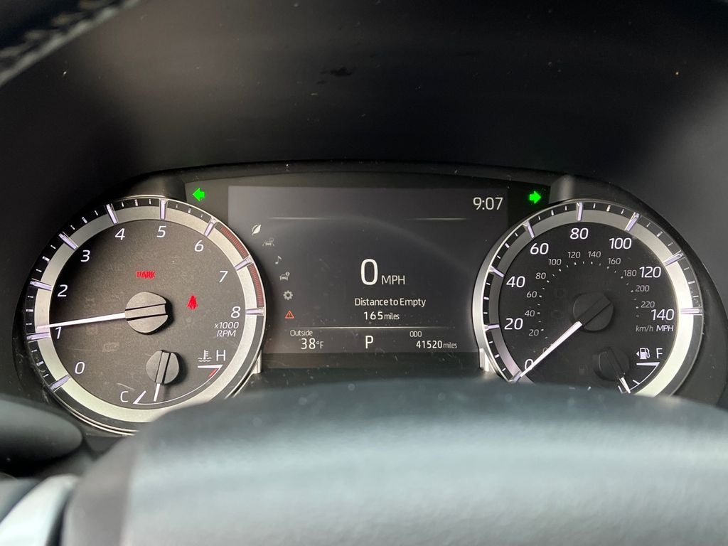 2023 Toyota Highlander XLE Clean SUV!