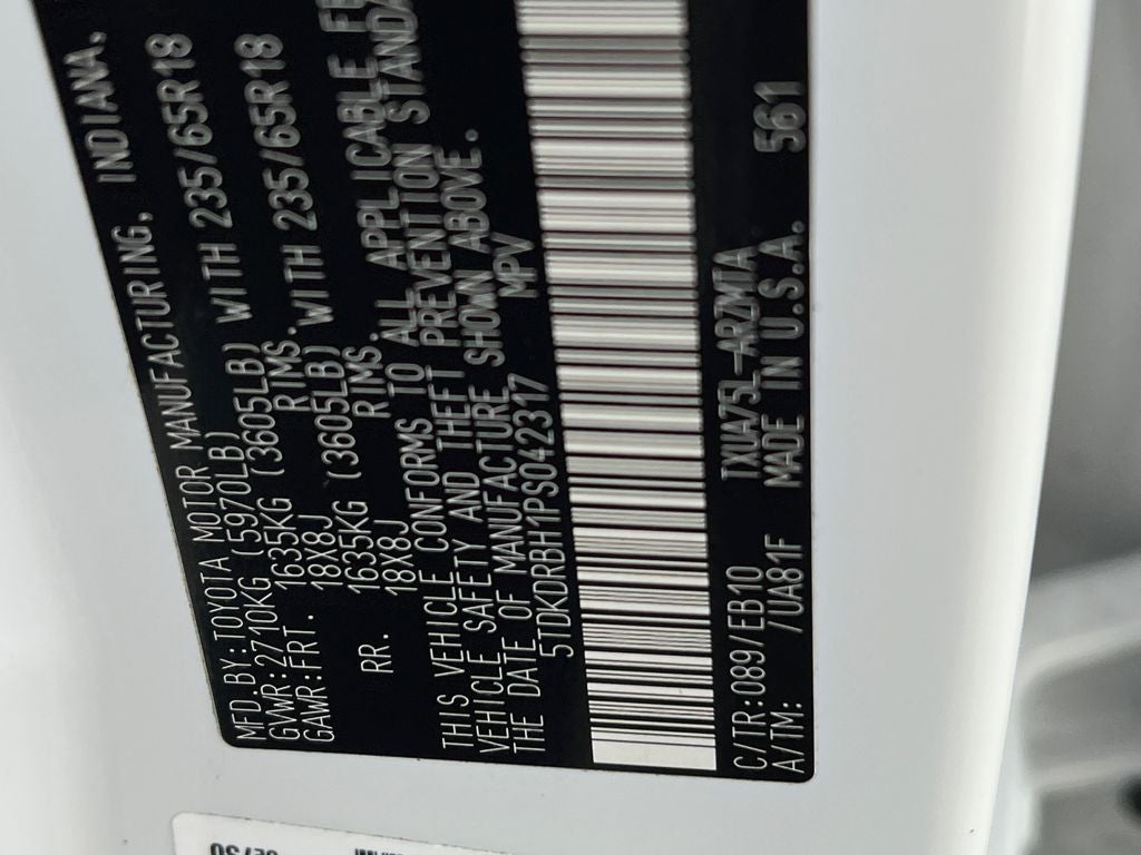 2023 Toyota Highlander XLE Clean SUV!