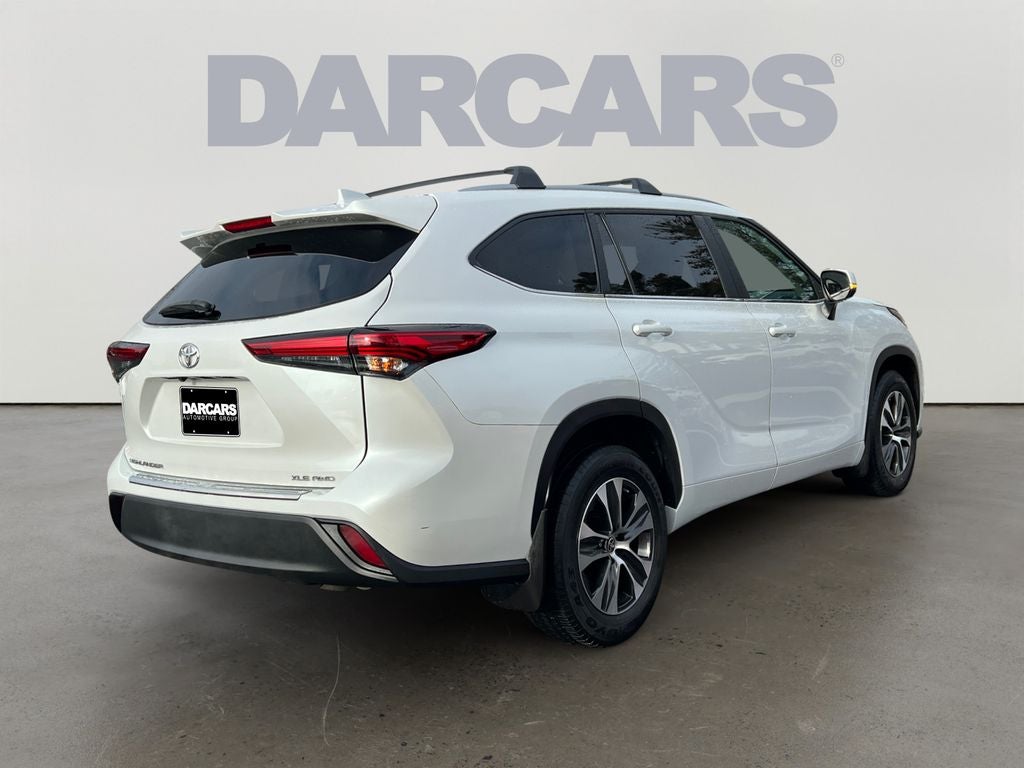 2023 Toyota Highlander XLE Clean SUV!