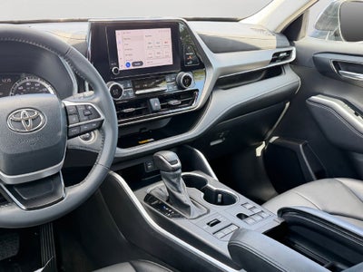 2024 Toyota Highlander XLE