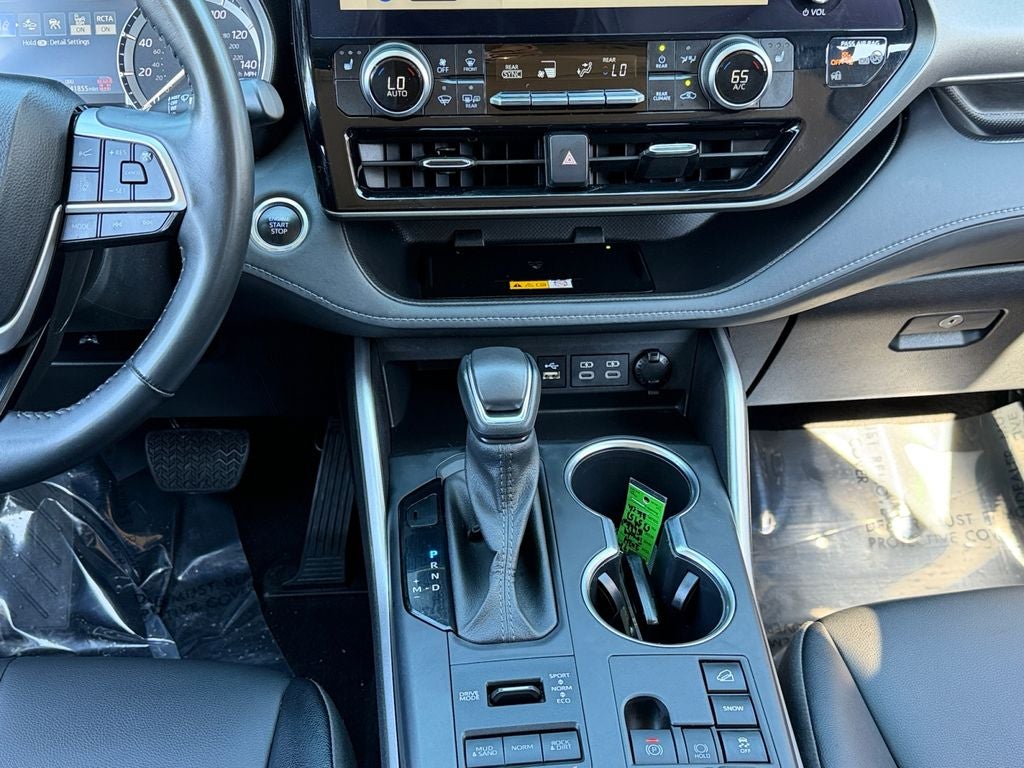 2024 Toyota Highlander XLE AWD!