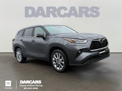 2025 Toyota Highlander Limited Low Miles!