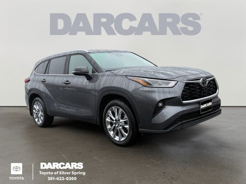 2025 Toyota Highlander Limited Low Miles!