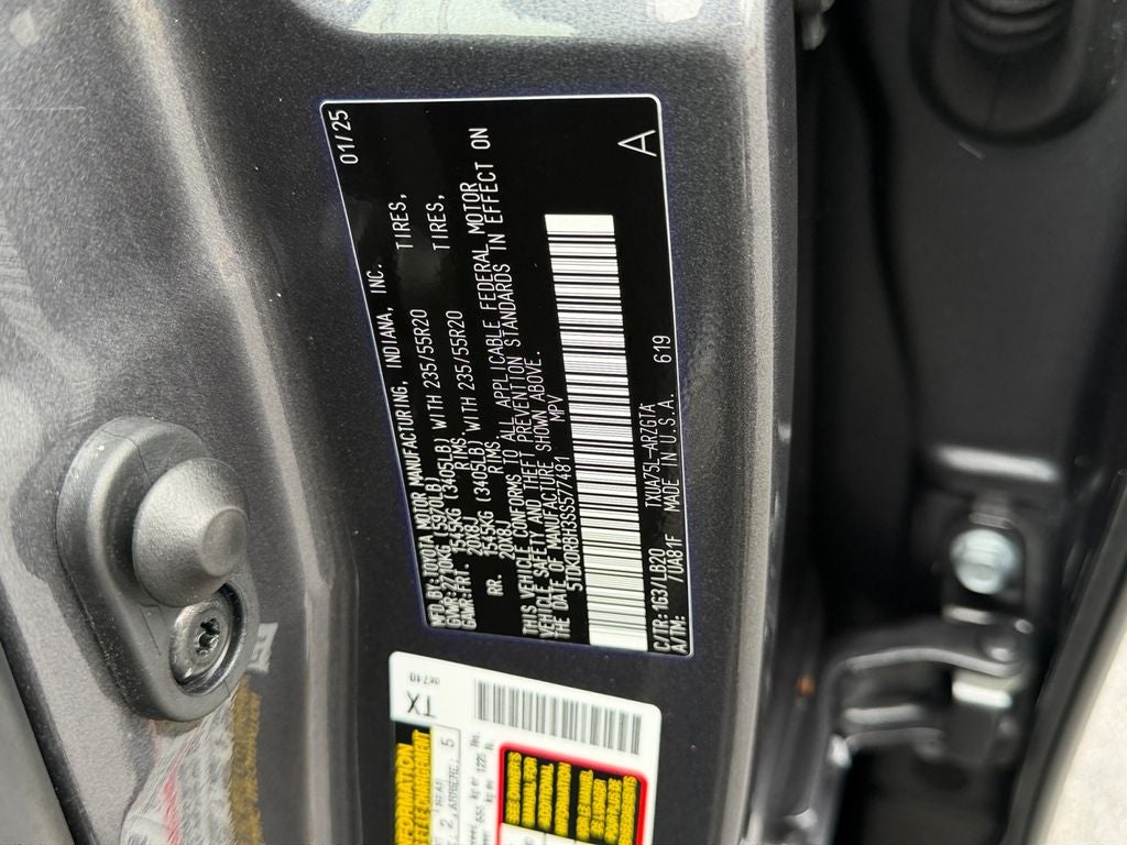 2025 Toyota Highlander Limited Low Miles!