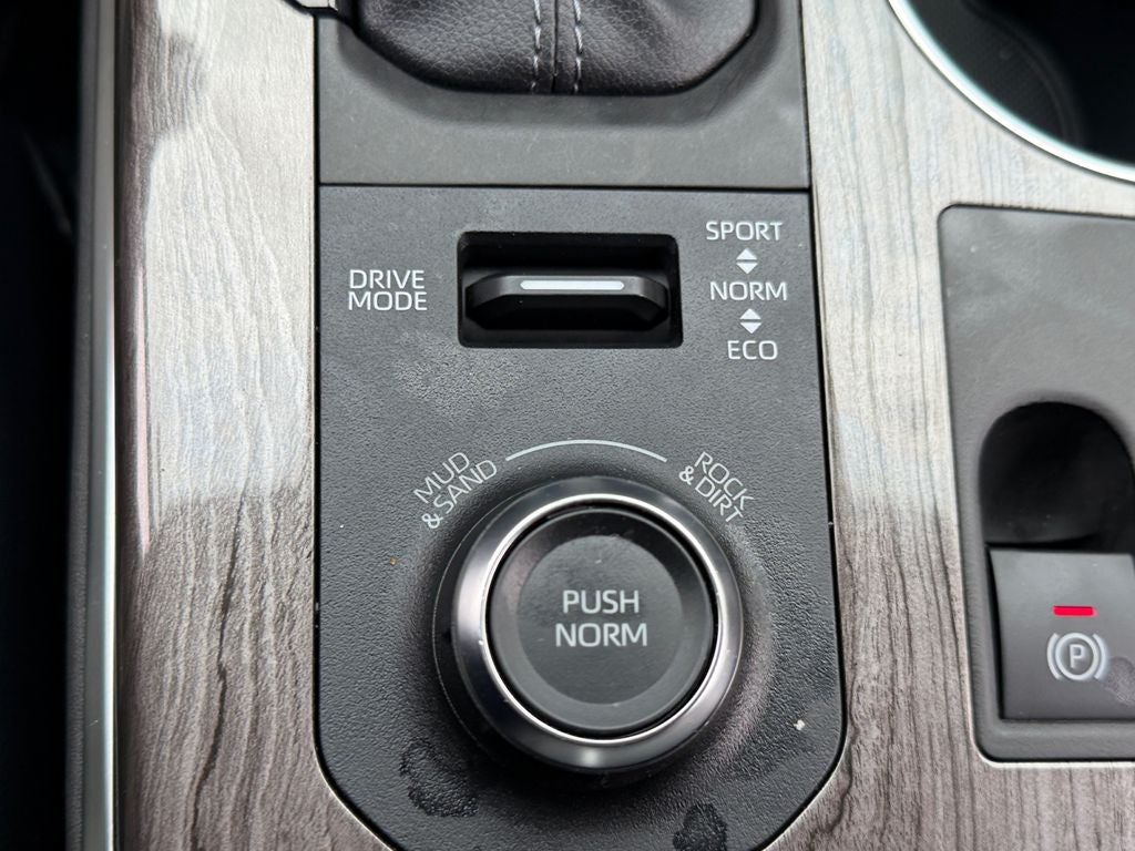 2025 Toyota Highlander Limited Low Miles!