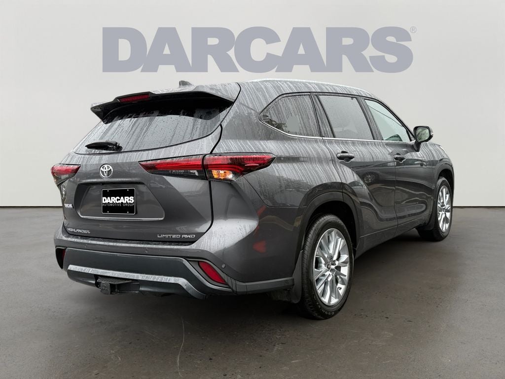 2025 Toyota Highlander Limited Low Miles!