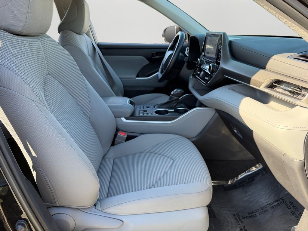 2023 Toyota Highlander LE