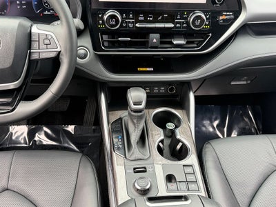 2024 Toyota Highlander Platinum