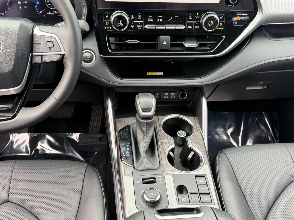 2024 Toyota Highlander Platinum