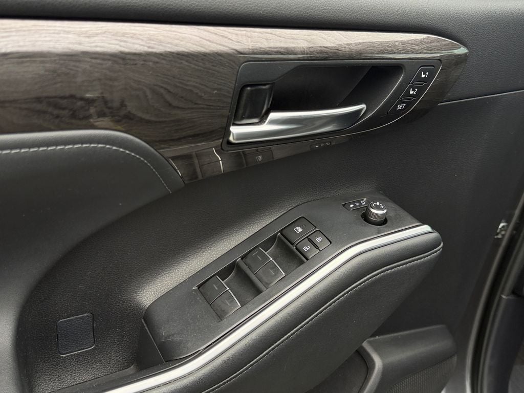 2024 Toyota Highlander Platinum