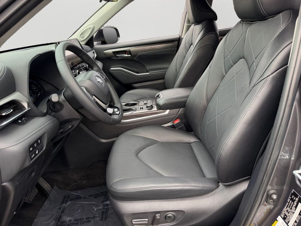 2024 Toyota Highlander Platinum