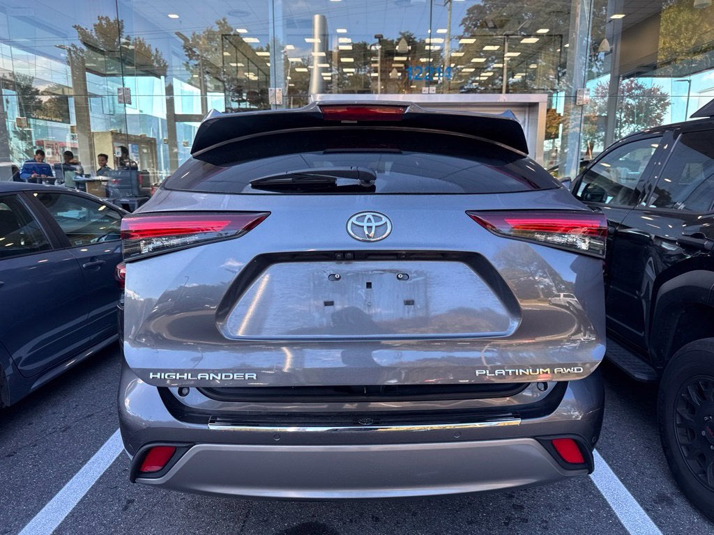 2024 Toyota Highlander Platinum
