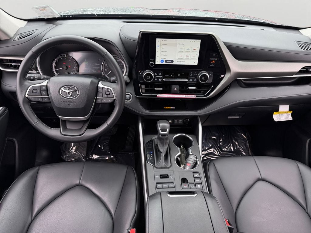2024 Toyota Highlander XLE Super Low Miles!
