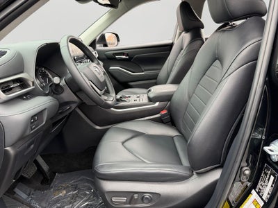 2024 Toyota Highlander XLE Super Low Miles!