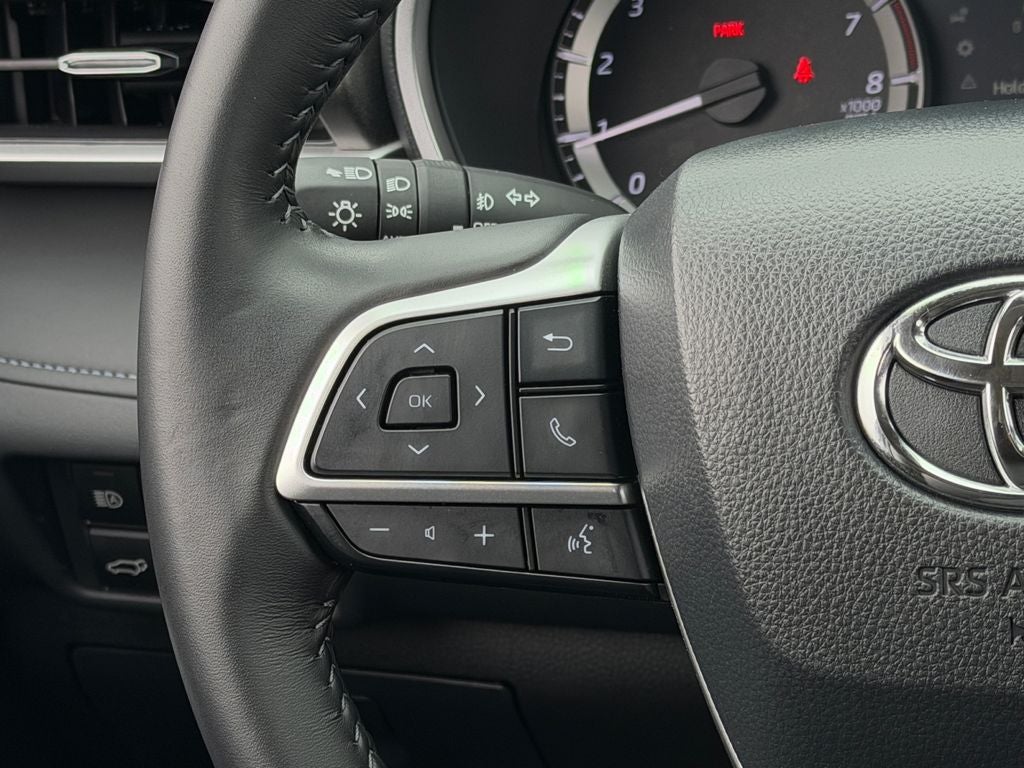 2024 Toyota Highlander XLE Super Low Miles!