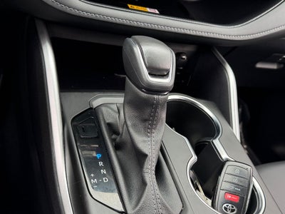 2024 Toyota Highlander XLE Super Low Miles!