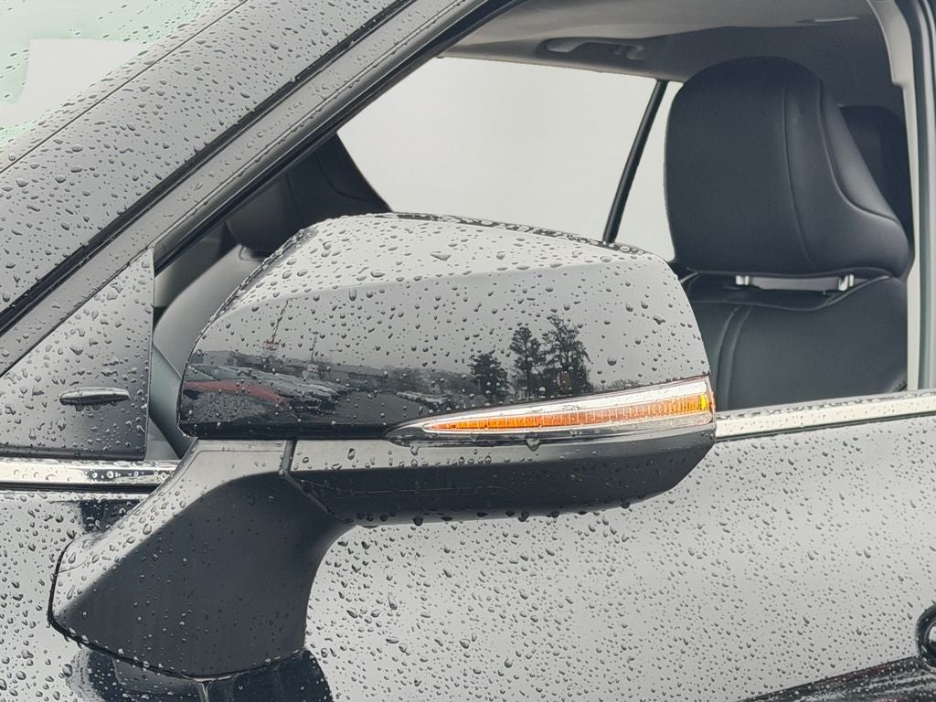 2024 Toyota Highlander XLE Super Low Miles!