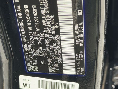 2024 Toyota Highlander XLE Super Low Miles!