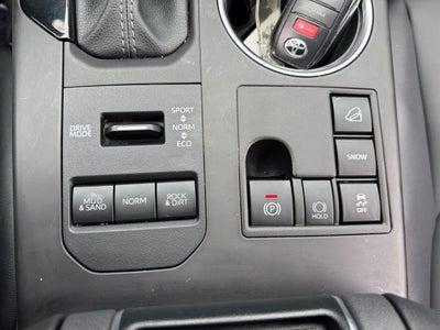2024 Toyota Highlander XLE Super Low Miles!