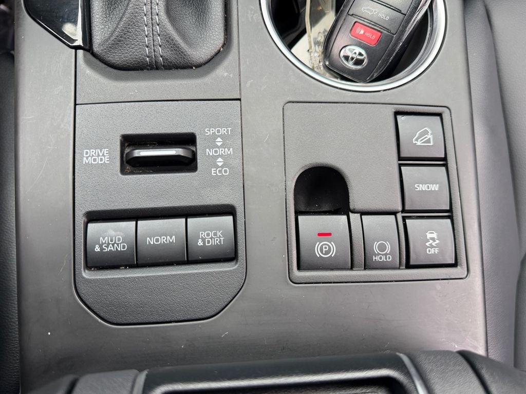 2024 Toyota Highlander XLE Super Low Miles!