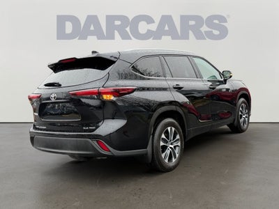 2024 Toyota Highlander XLE Super Low Miles!