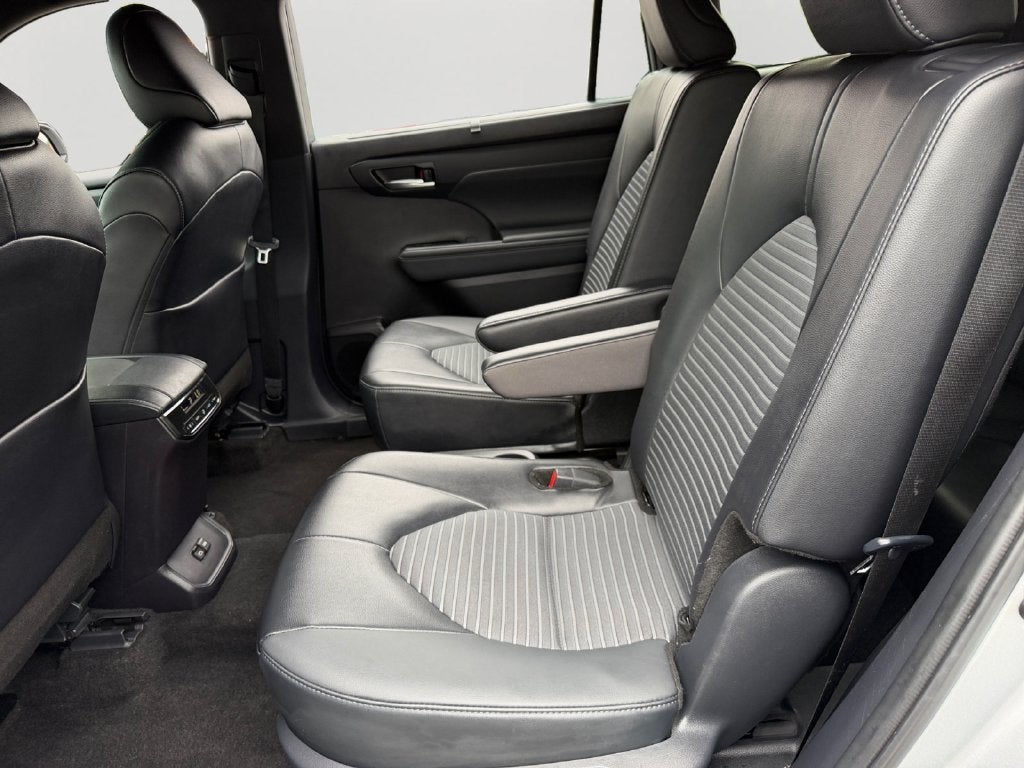 2025 Toyota Highlander XSE