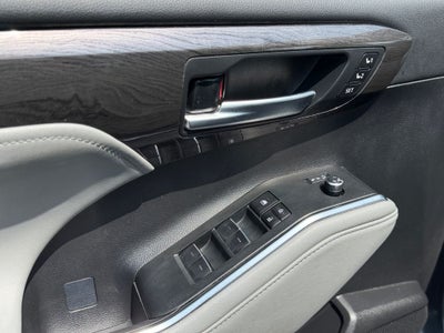 2025 Toyota Highlander Limited