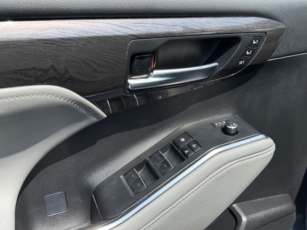 2025 Toyota Highlander Limited