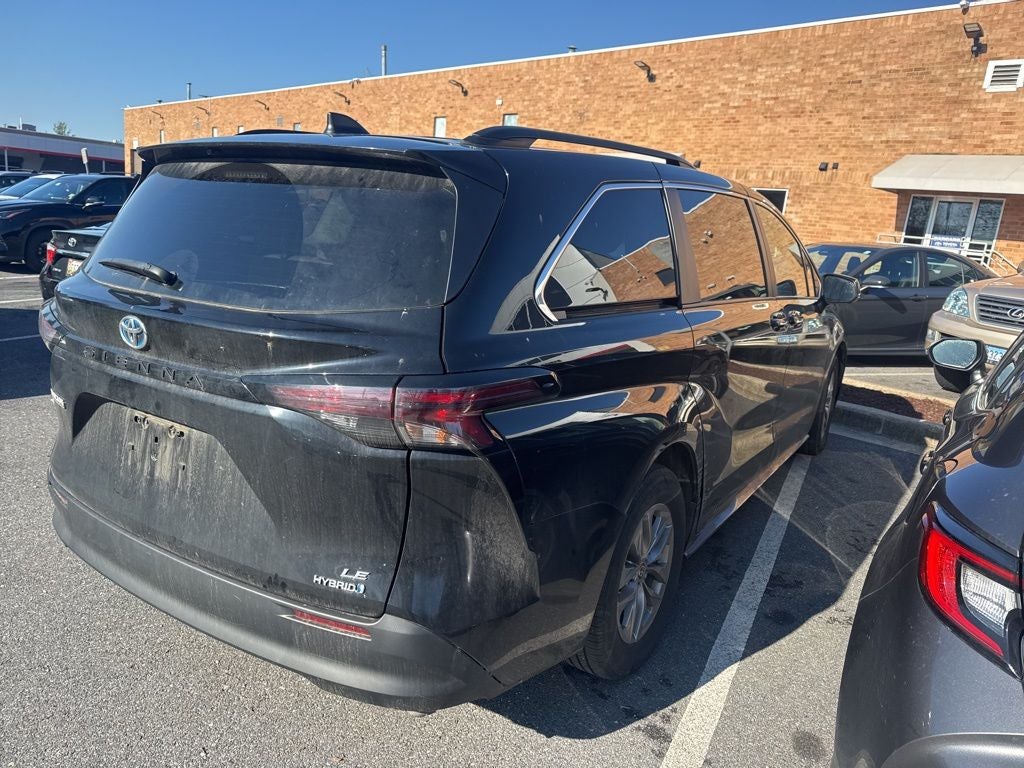 2023 Toyota Sienna LE 8 Passenger