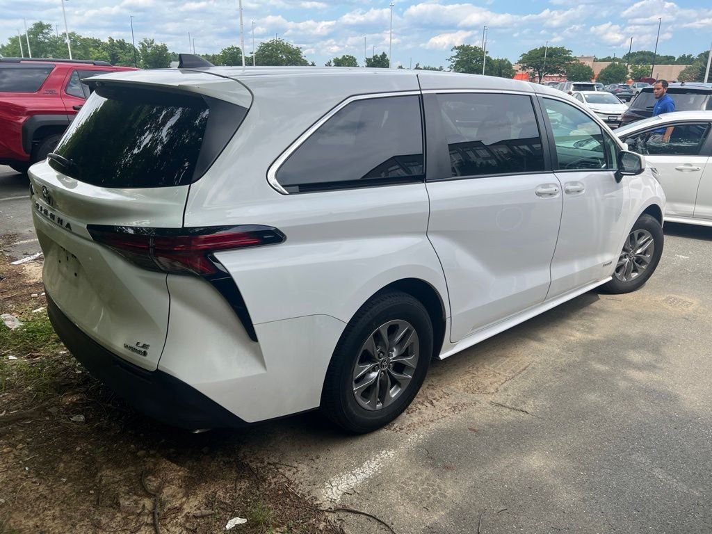 2021 Toyota Sienna LE 8 Passenger