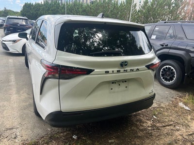 2021 Toyota Sienna LE 8 Passenger