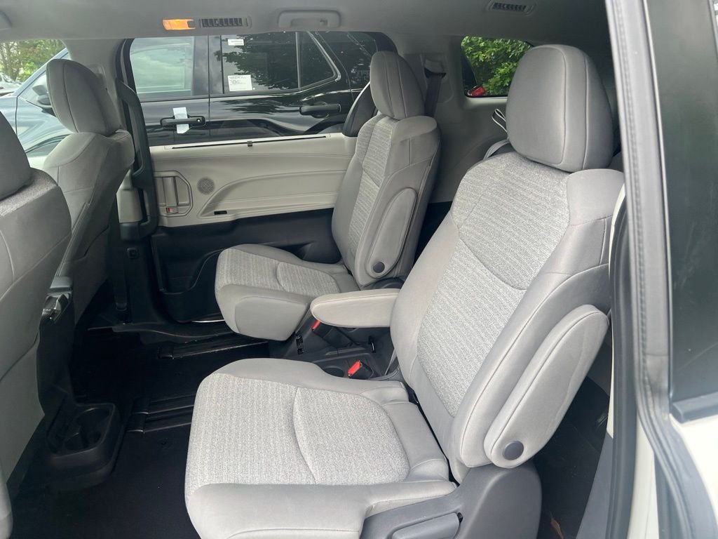 2021 Toyota Sienna LE 8 Passenger