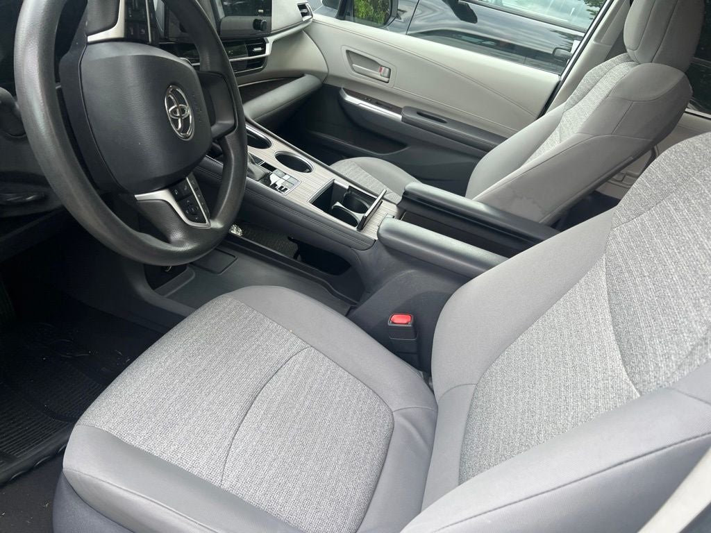 2021 Toyota Sienna LE 8 Passenger
