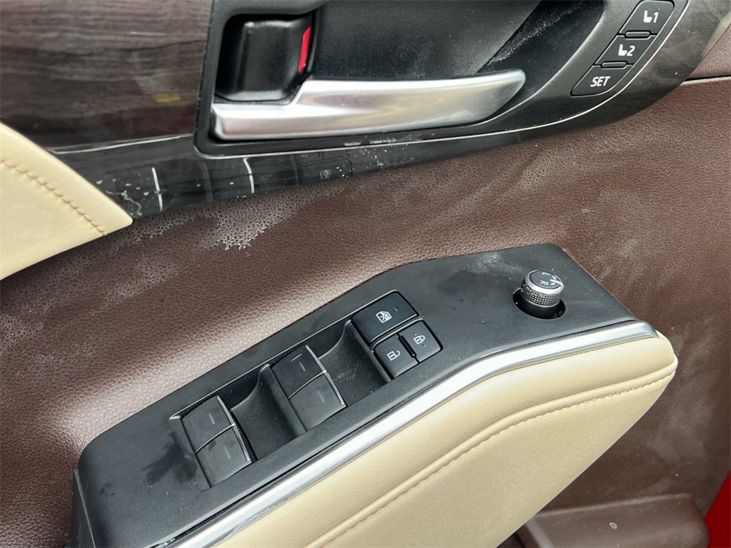 2021 Toyota Highlander Hybrid Limited Low Miles