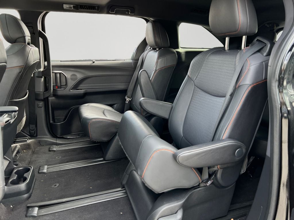 2022 Toyota Sienna XSE 7 Passenger