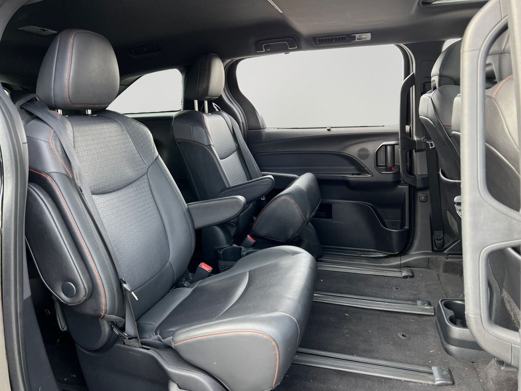 2022 Toyota Sienna XSE 7 Passenger